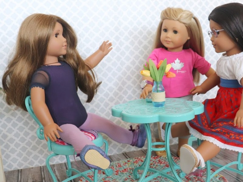 DIY Foldable Dollhouse for American Girl&nbsp;Dolls